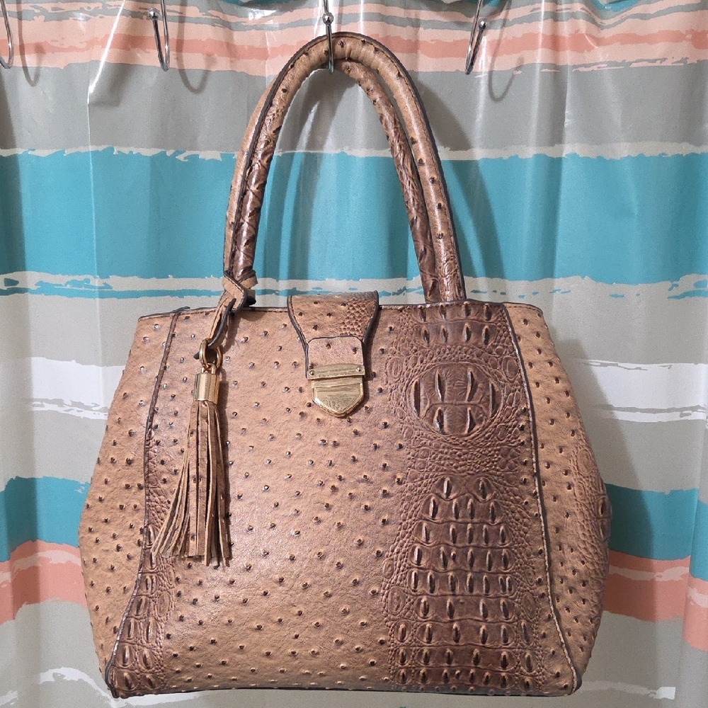 Elegant Tan Leather Handbag